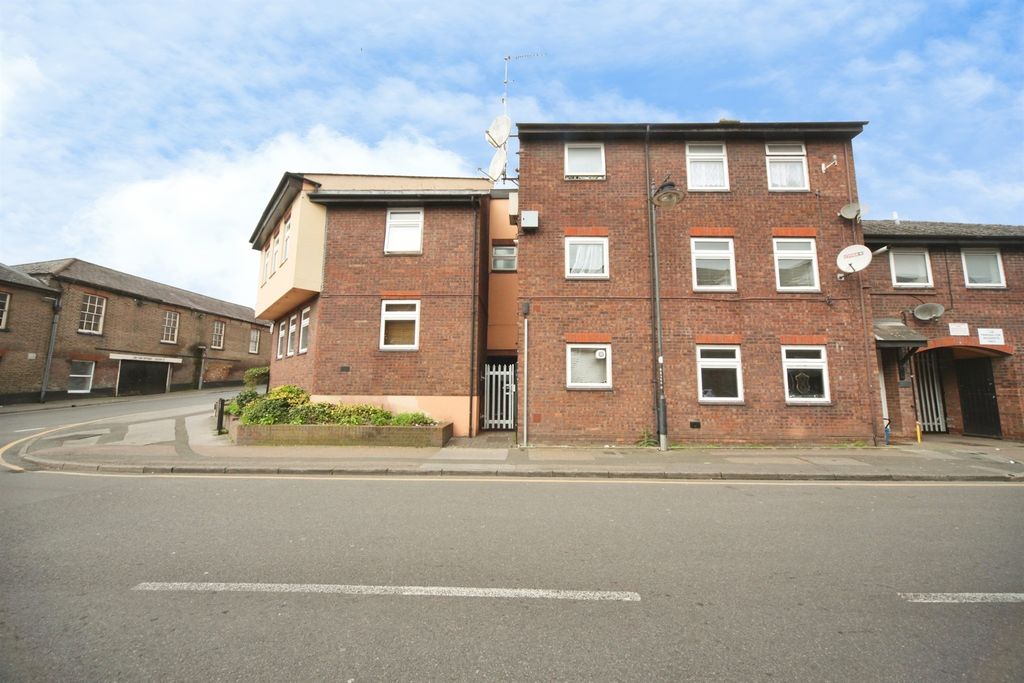 Property photo 2 of 10