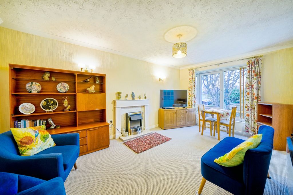 Property photo 3 of 11