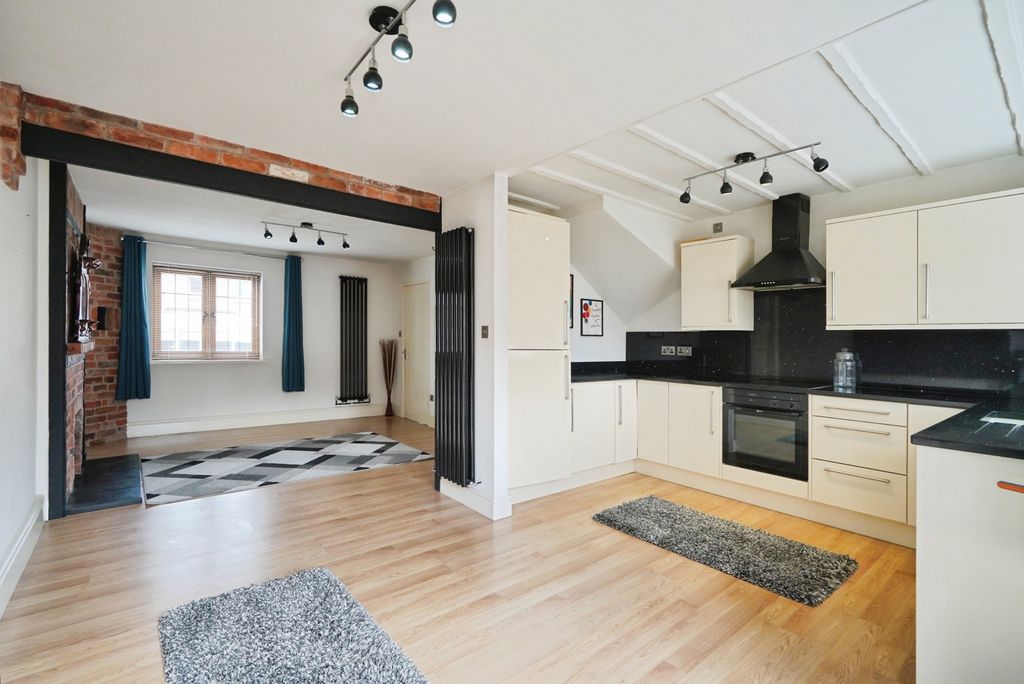 Property photo 3 of 19 Pbox-Img.Jpg