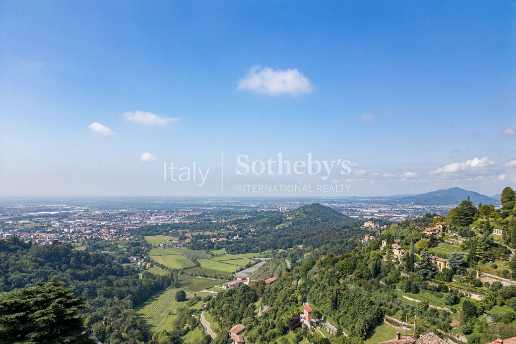 Property photo 2 of 37