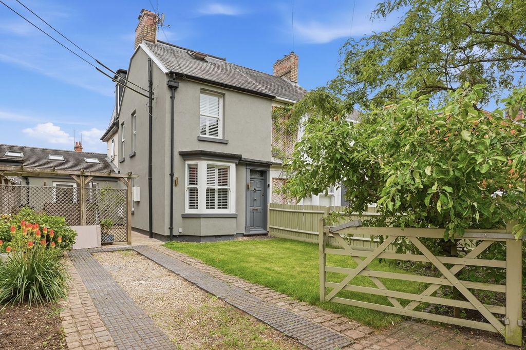 Property photo 1 of 27