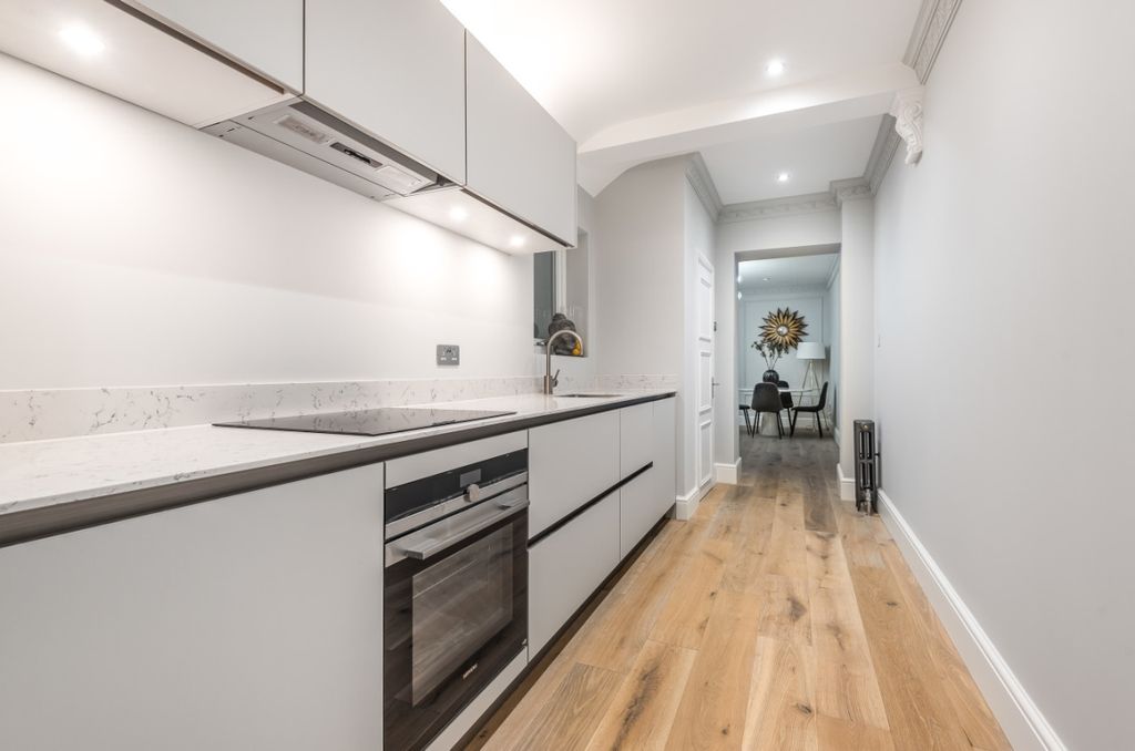 Property photo 3 of 14 Kitchen