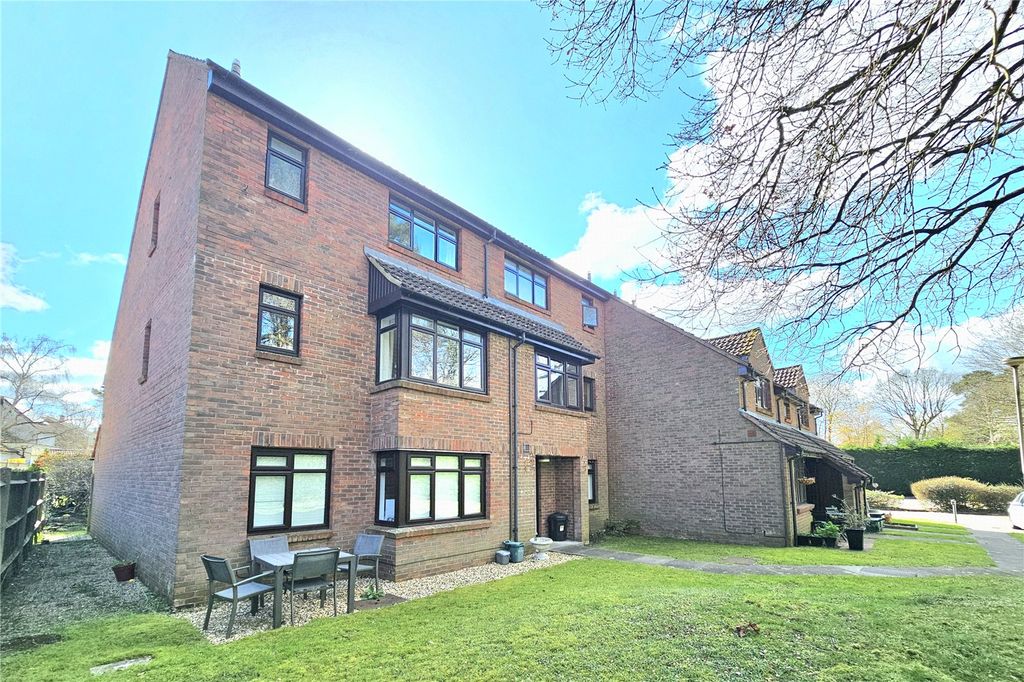 Property photo 1 of 11 Picture No. 21