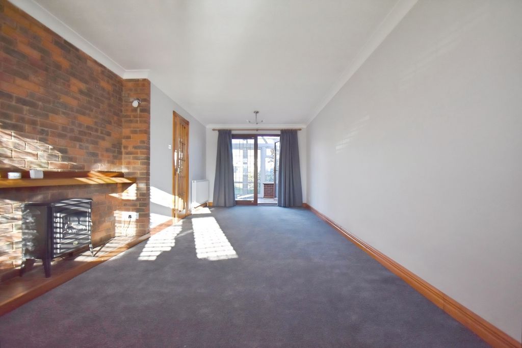 Property photo 3 of 9 Reception