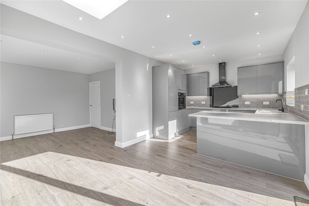 Property photo 2 of 16 Picture No. 02