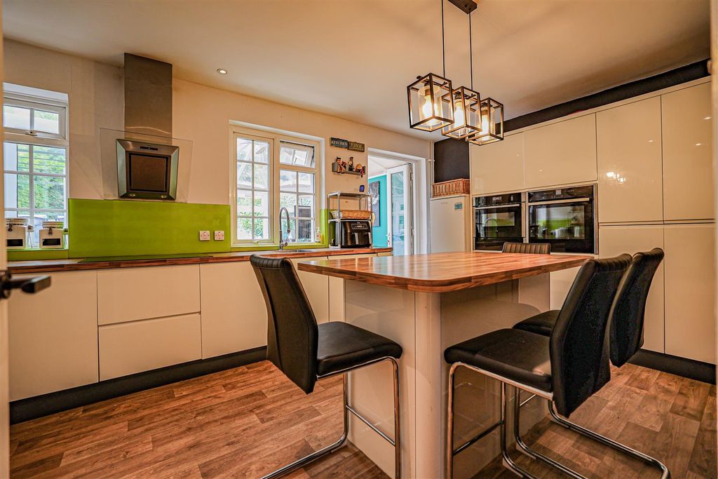 Property photo 3 of 34 980A1393.Jpg