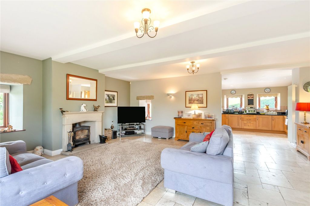 Property photo 2 of 20 Sitting Room