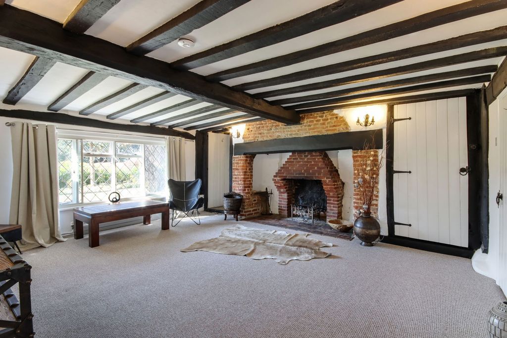 Property photo 2 of 59