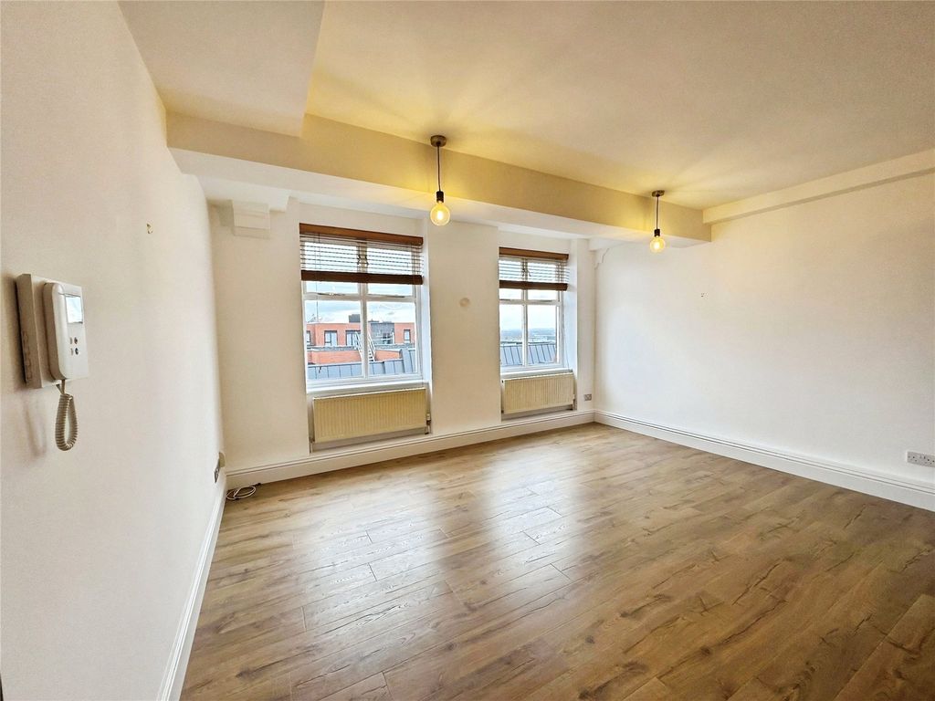 Property photo 2 of 16 Picture No. 34