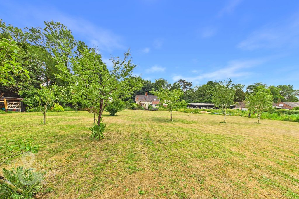 Property photo 1 of 39