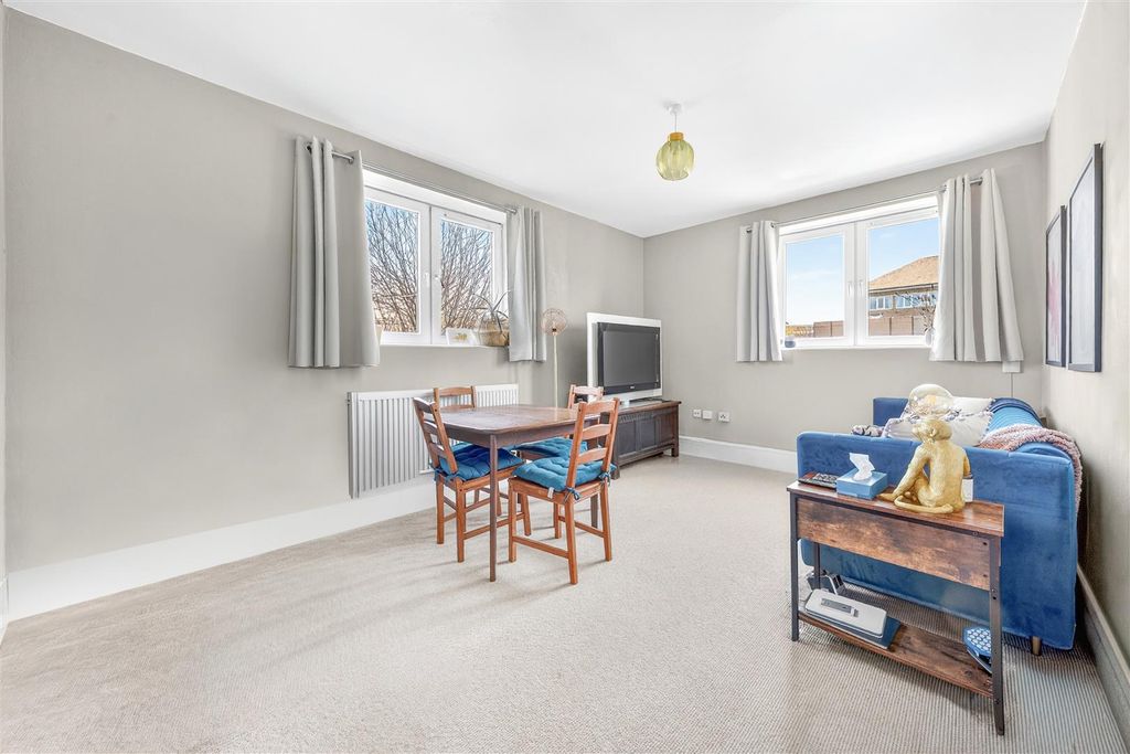 Property photo 2 of 14 Reception