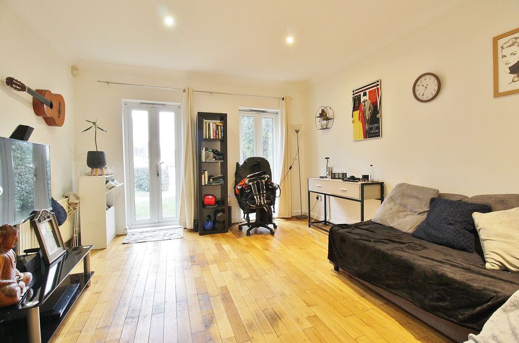 Property photo 2 of 7