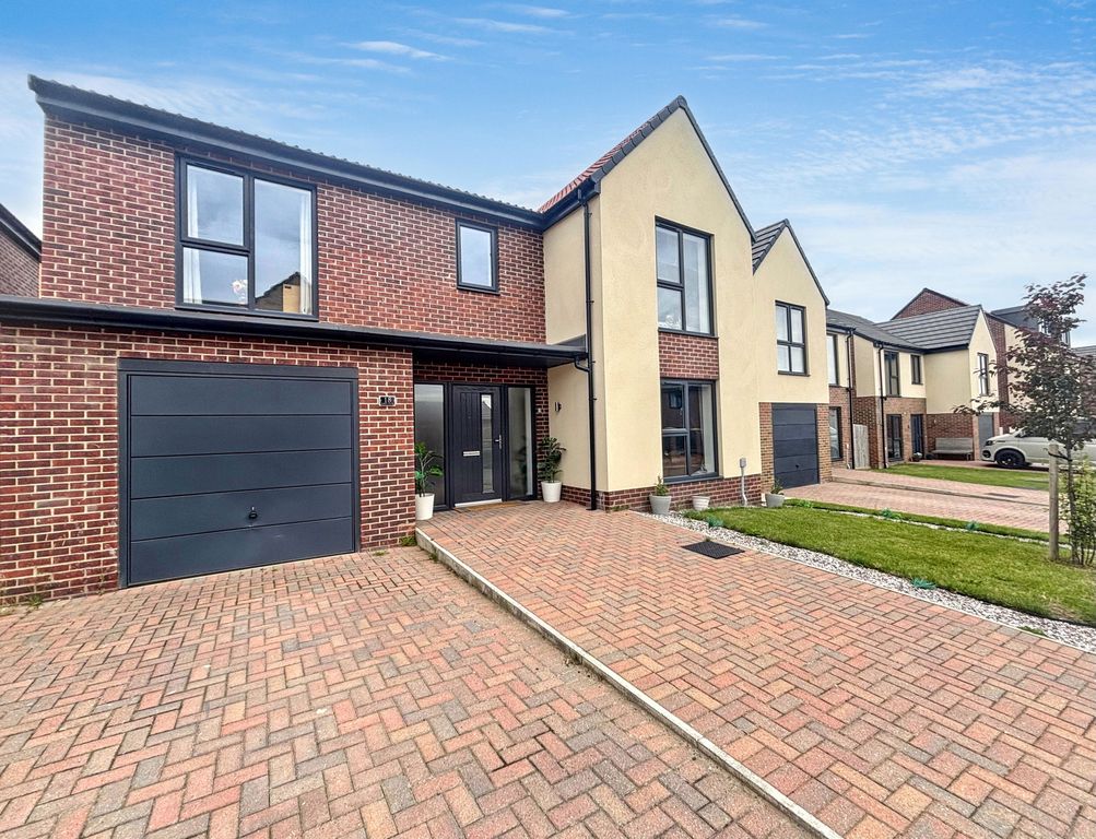 Property photo 1 of 31