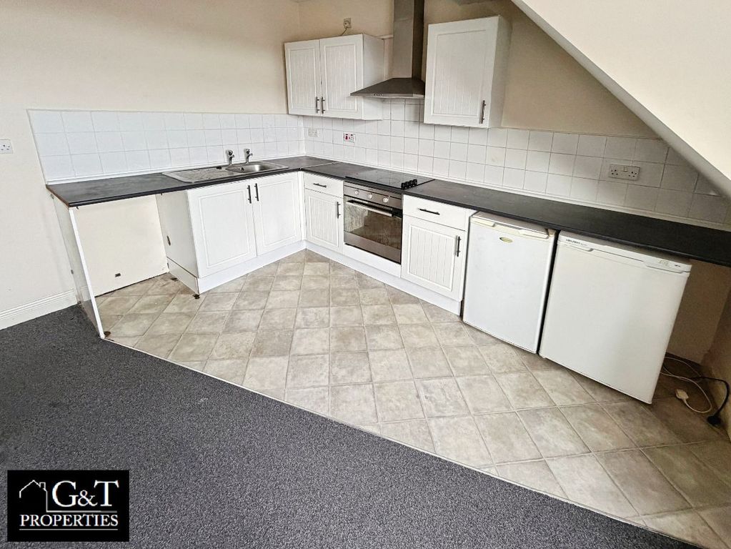 Property photo 2 of 12 Kitchen