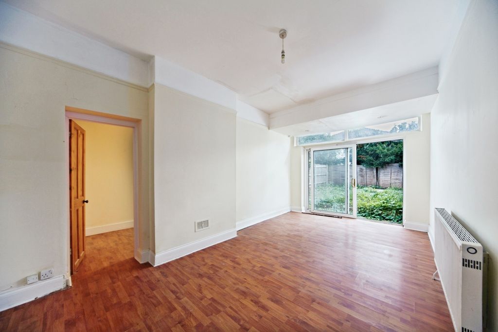 Property photo 2 of 16 Photo