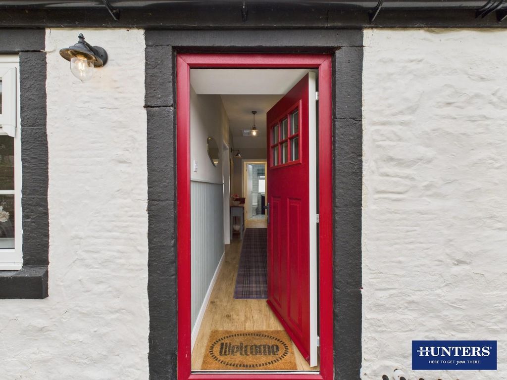 Property photo 2 of 25 Frontage