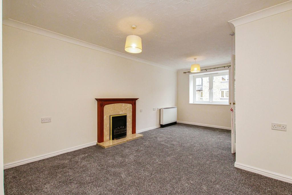 Property photo 2 of 10 Lounge