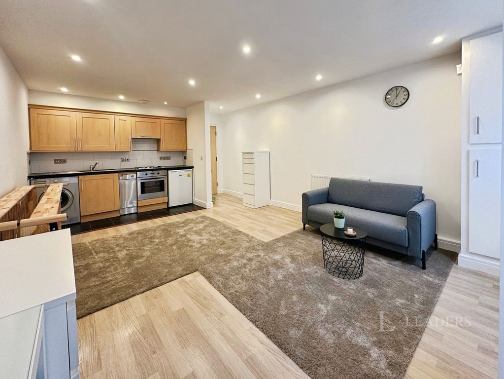 Property photo 2 of 11 Pbox-Img.Jpg
