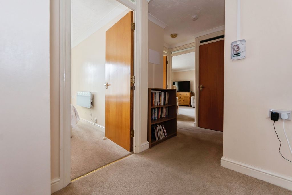 Property photo 2 of 12 Hallway