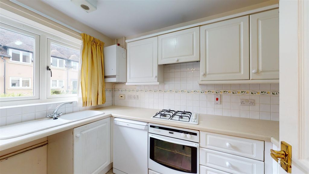 Property photo 3 of 9