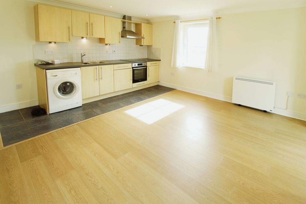 Property photo 3 of 8