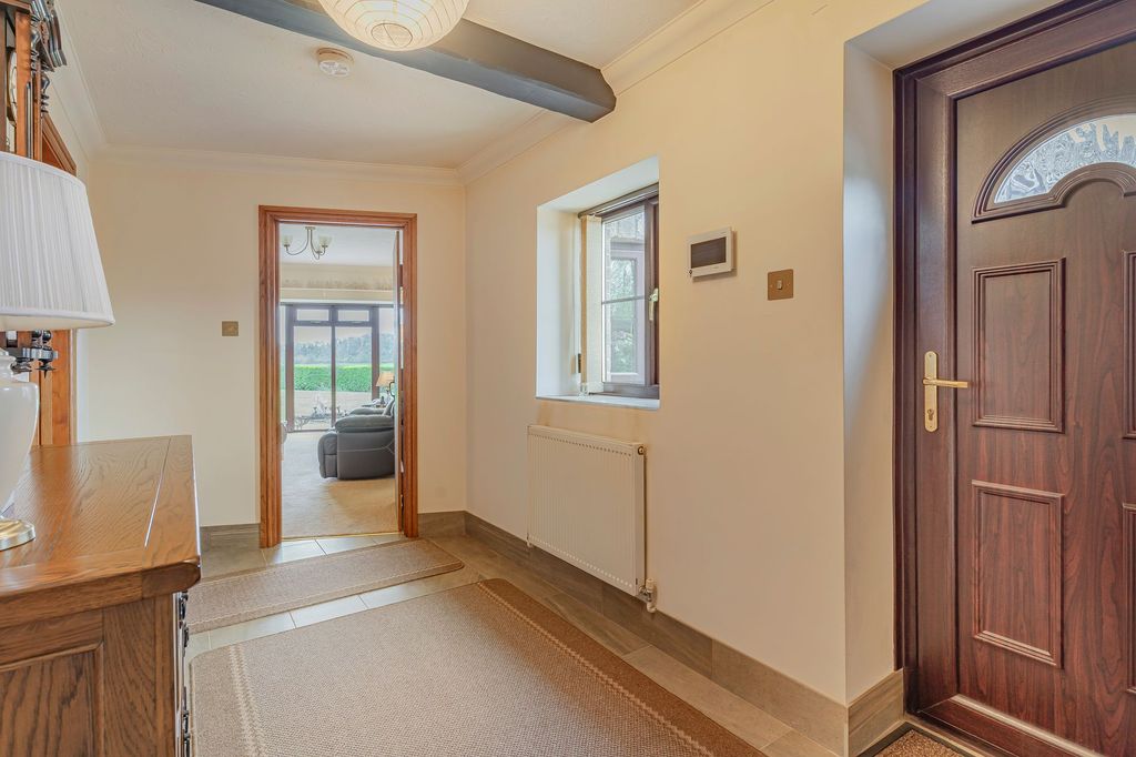 Property photo 2 of 26