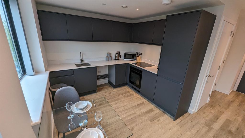 Property photo 1 of 8 407 Kitchen 2.Jpg