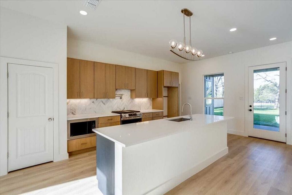 Property photo 2 of 27 <Alttext/>