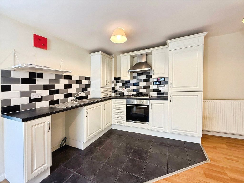 Property photo 3 of 8 Lounge Diner Kitchen