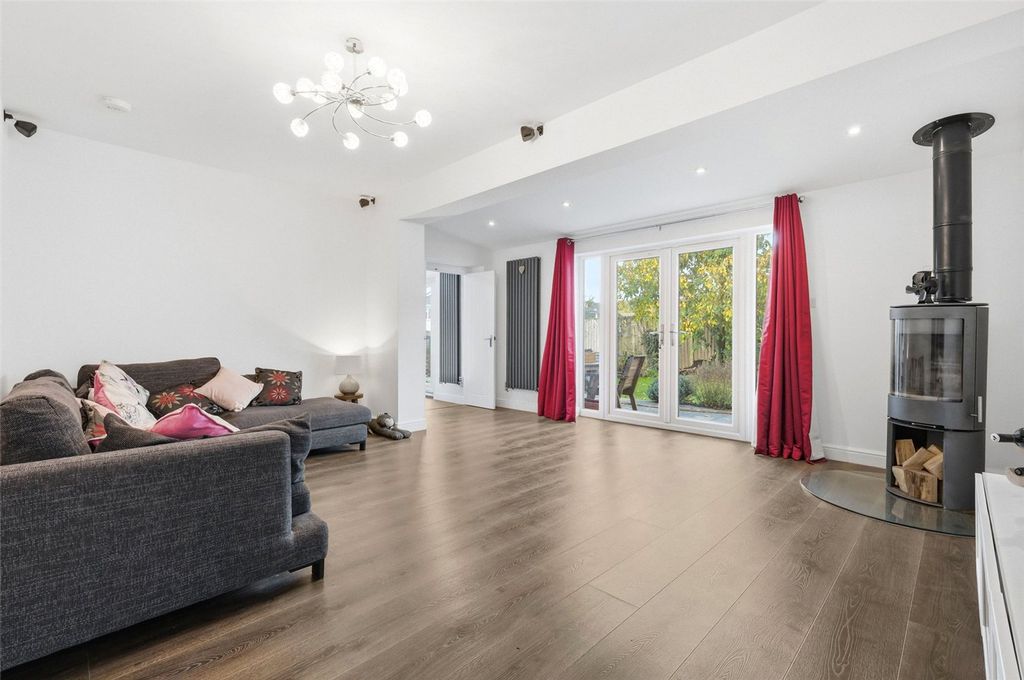 Property photo 3 of 22 Picture No. 21