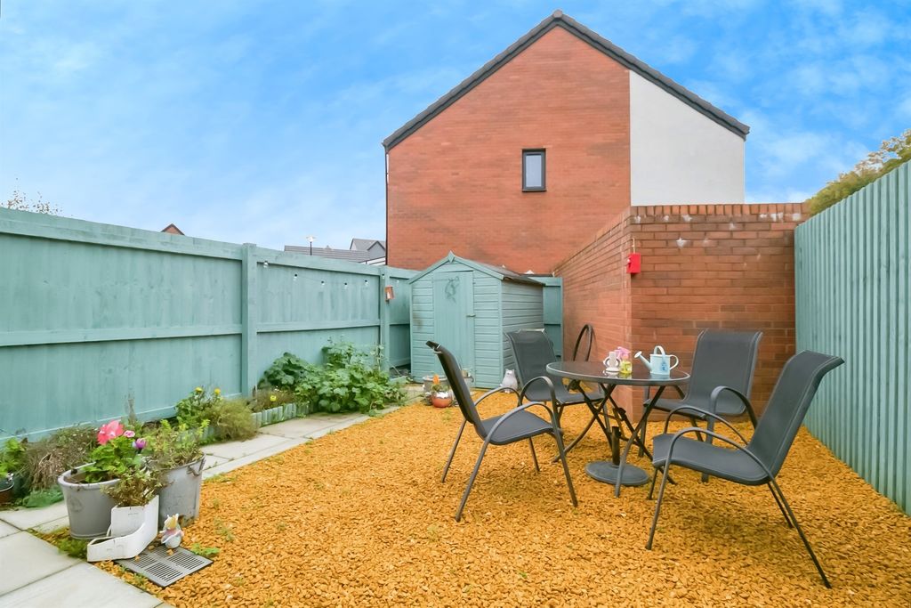 Property photo 3 of 13