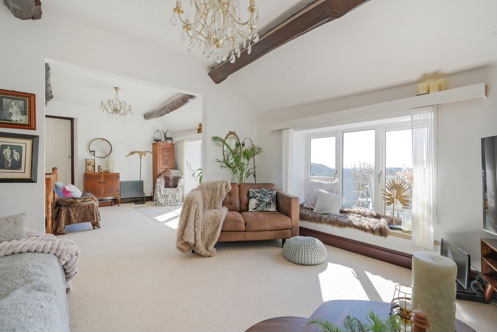 Property photo 3 of 45 Living Room