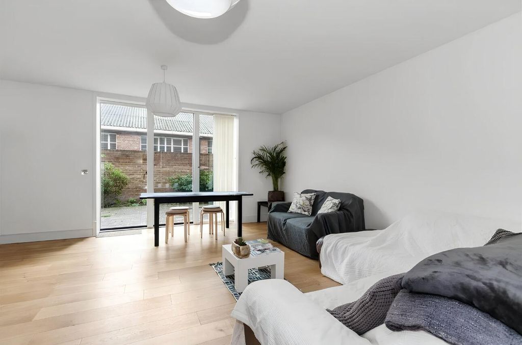 Property photo 2 of 12 Living Room