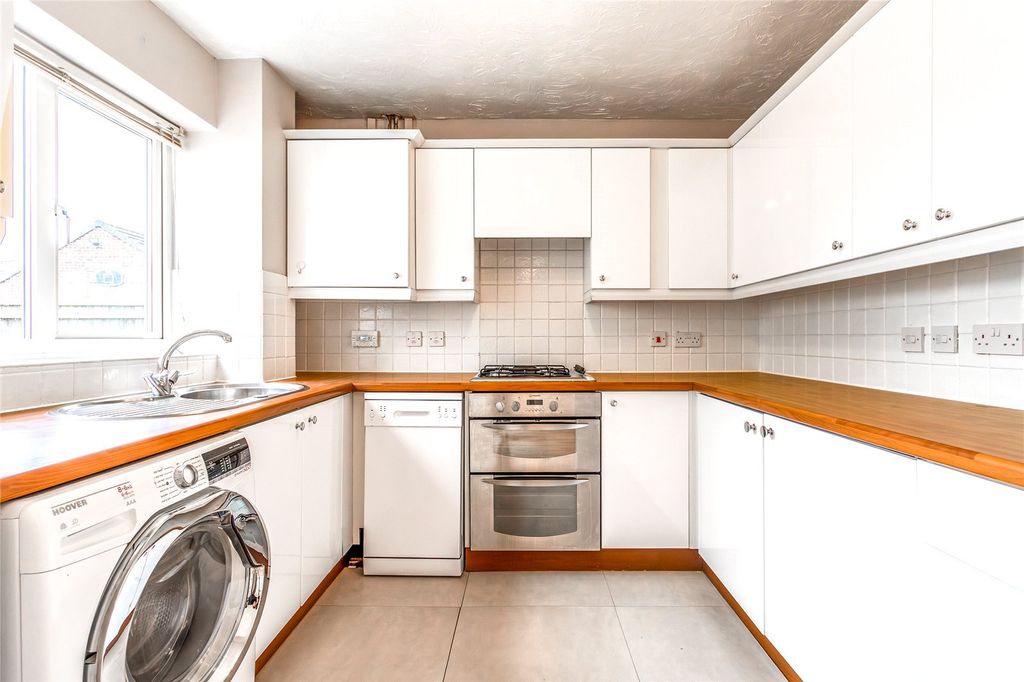 Property photo 2 of 10 Picture No. 15