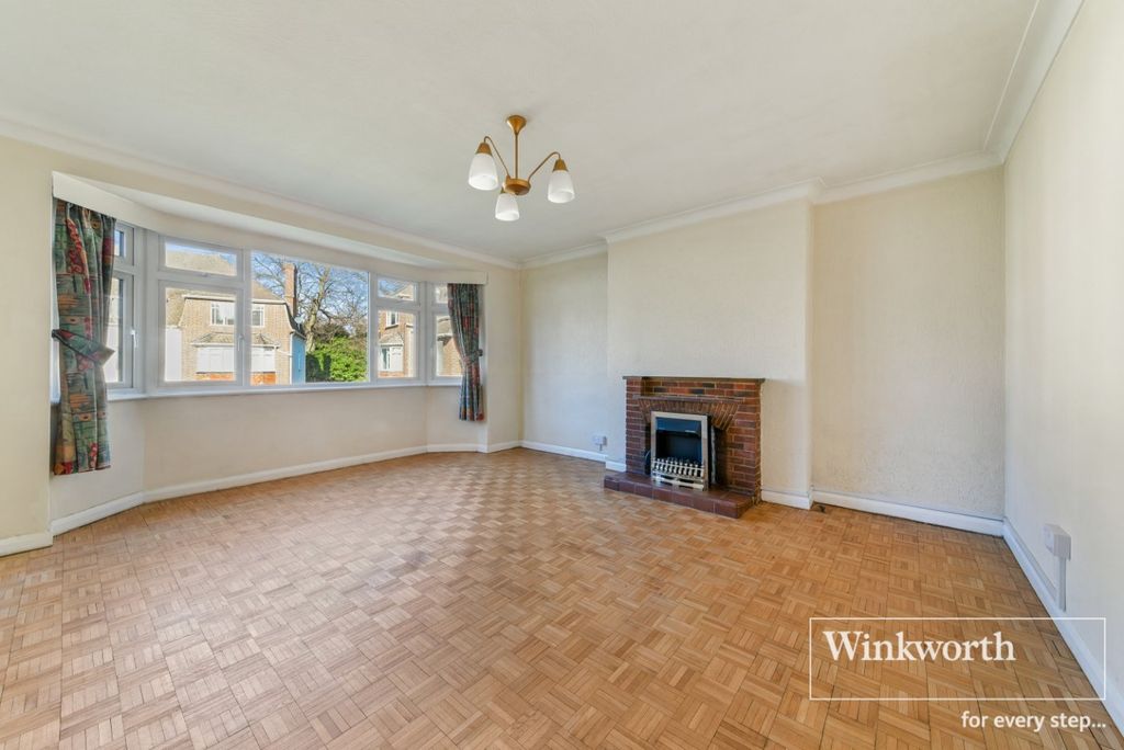 Property photo 2 of 9 Picture No. 17