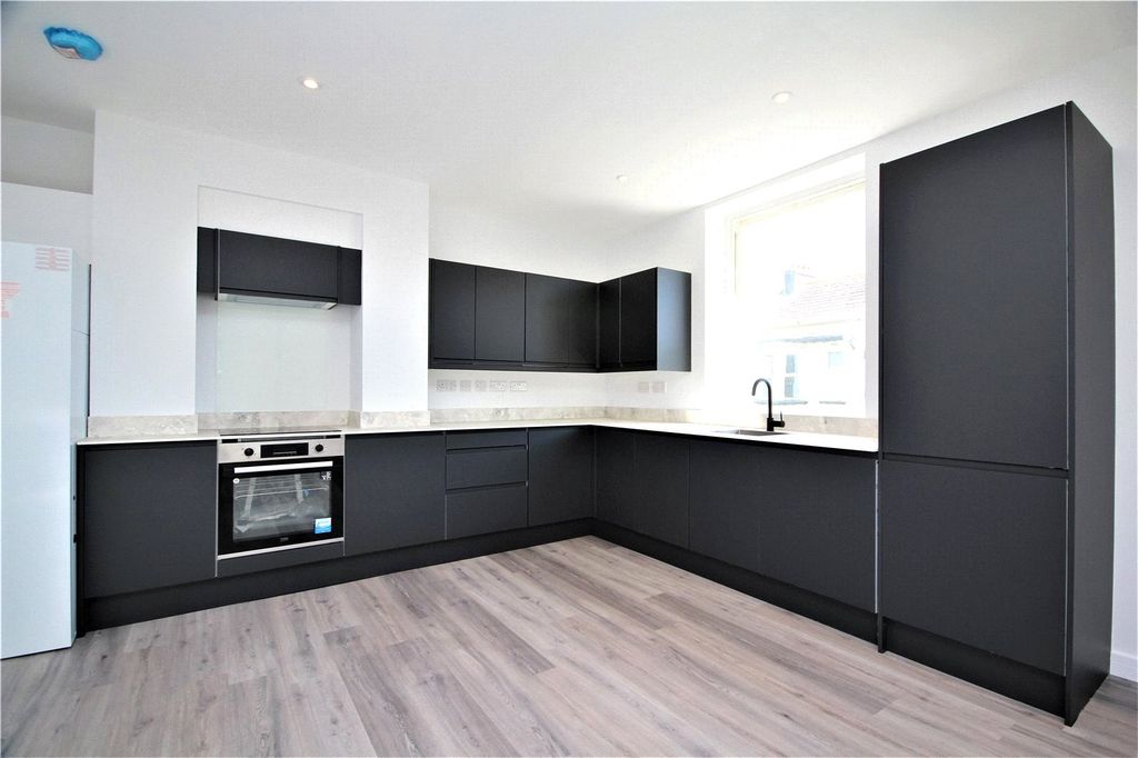 Property photo 1 of 5 Communal Kitchenette