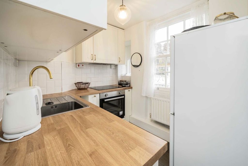 Property photo 3 of 6