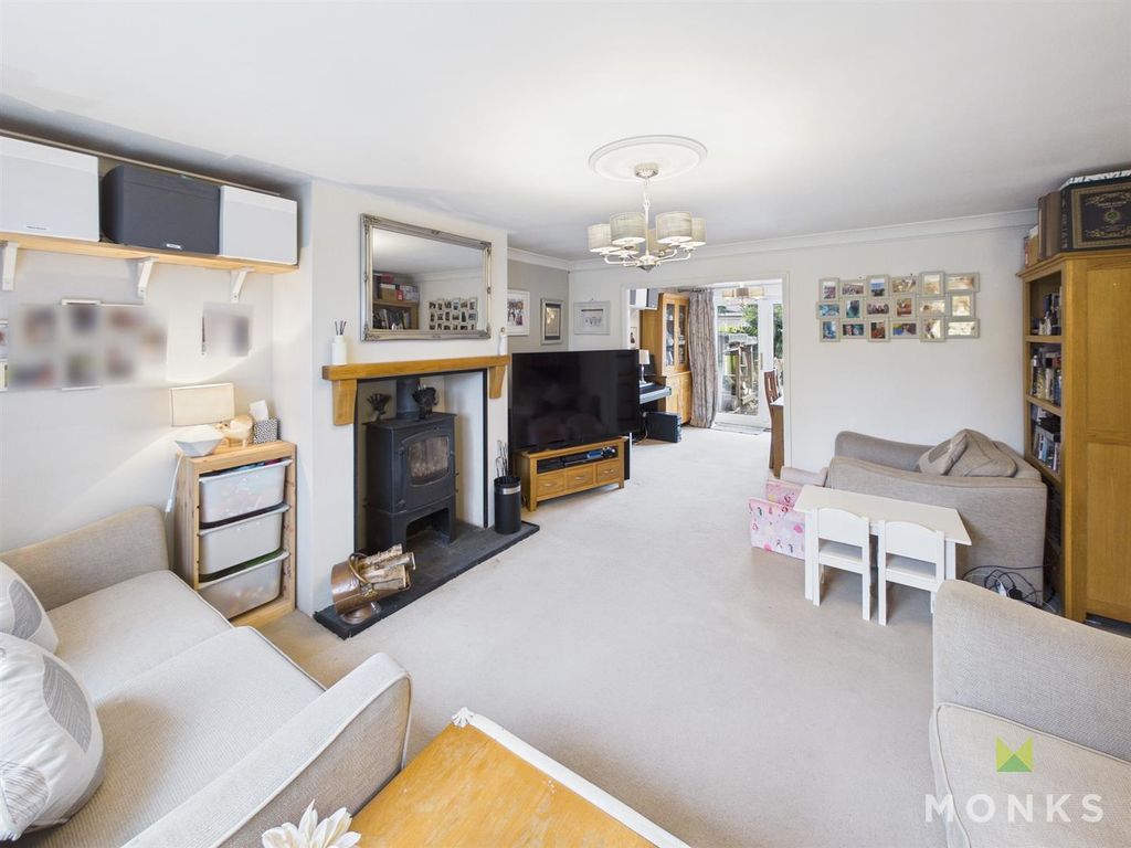 Property photo 2 of 18 Cam01348G0-Pr0790-Still005.Jpg