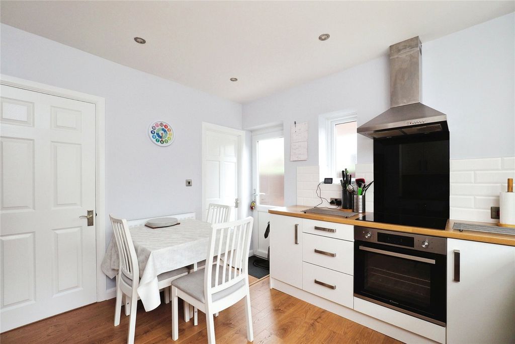 Property photo 2 of 17 Kitchen