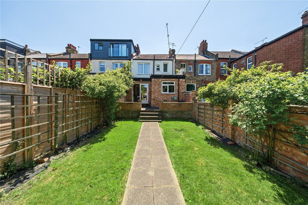 Property photo 3 of 17 Picture No. 12