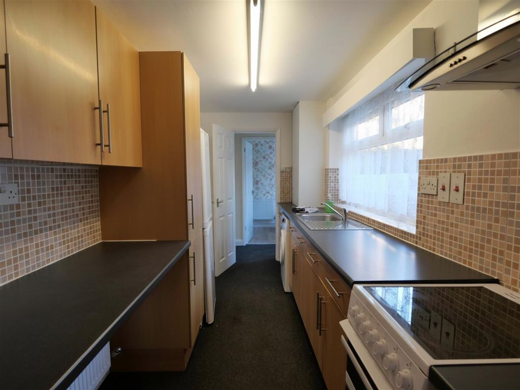 Property photo 2 of 10 Kitchen 2.Png