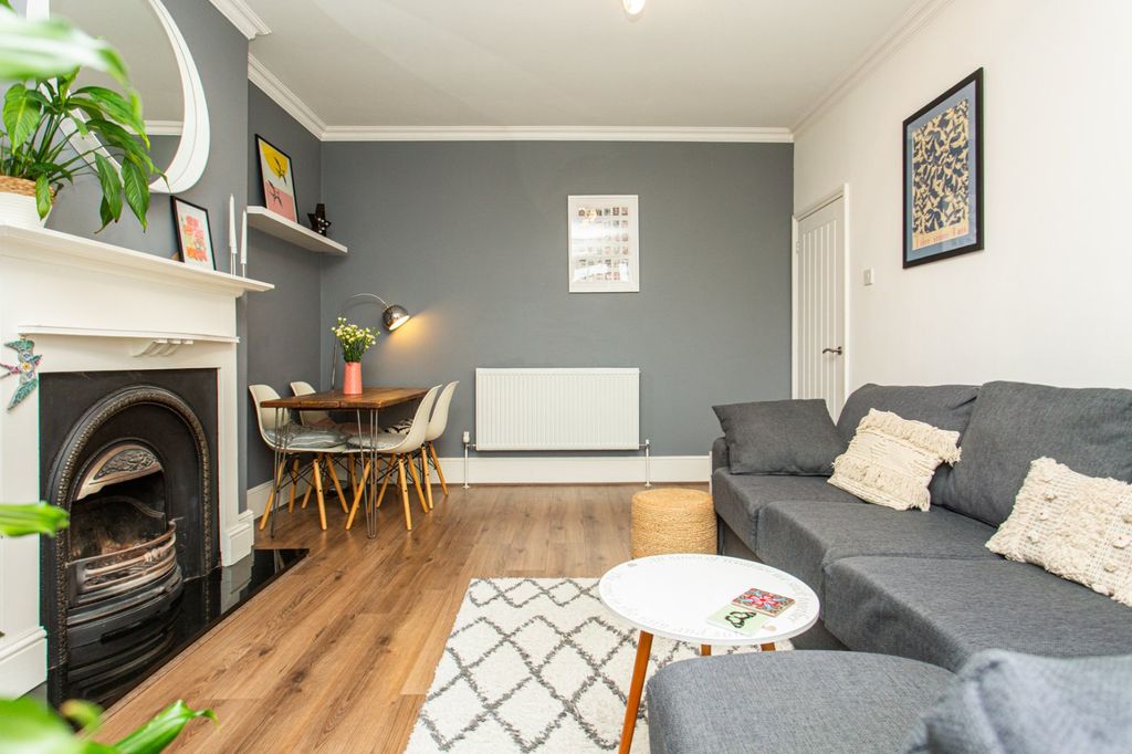 Property photo 3 of 21 Picture 3