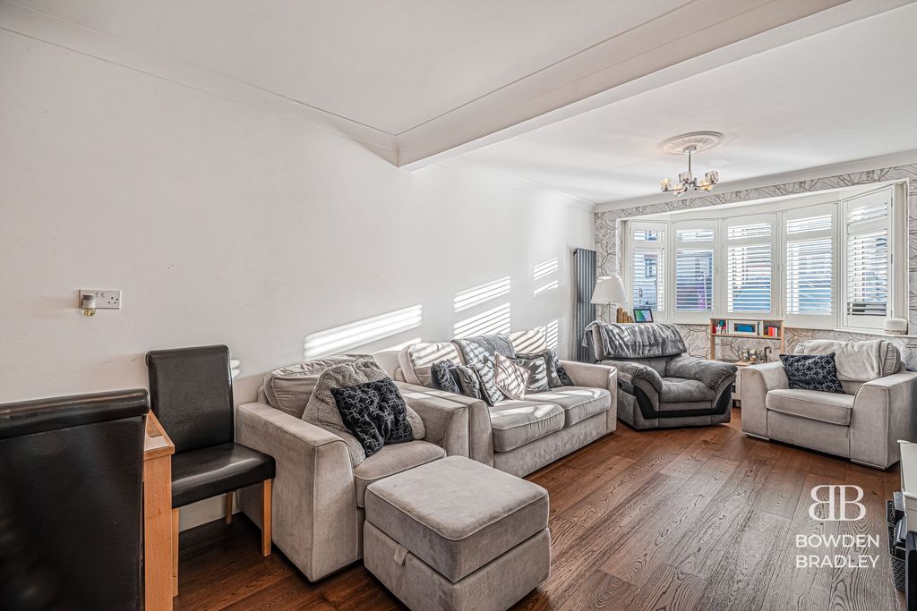 Property photo 2 of 21