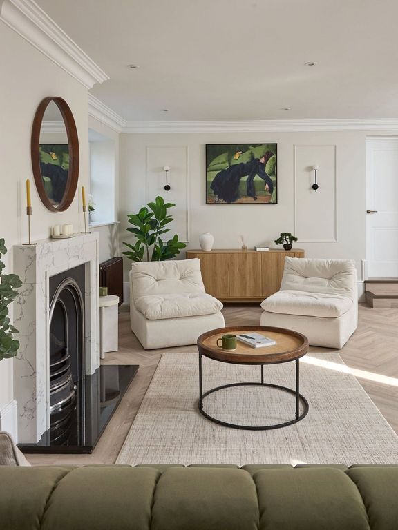 Property photo 3 of 11 Living