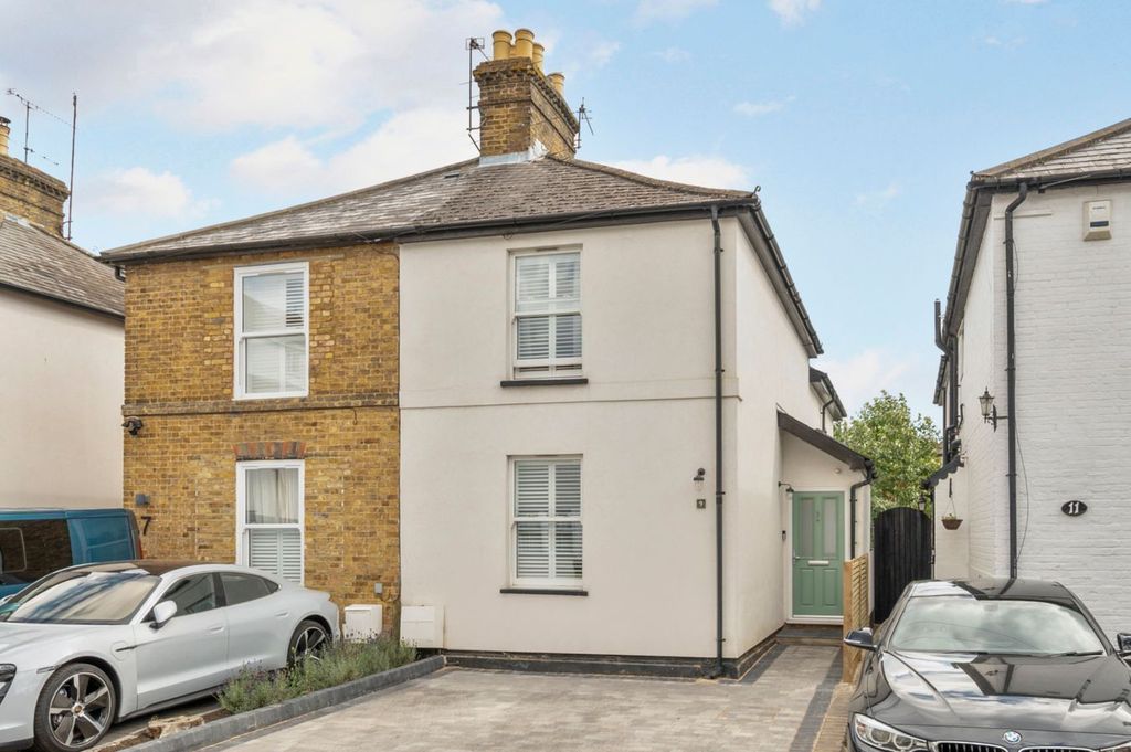 Property photo 2 of 19
