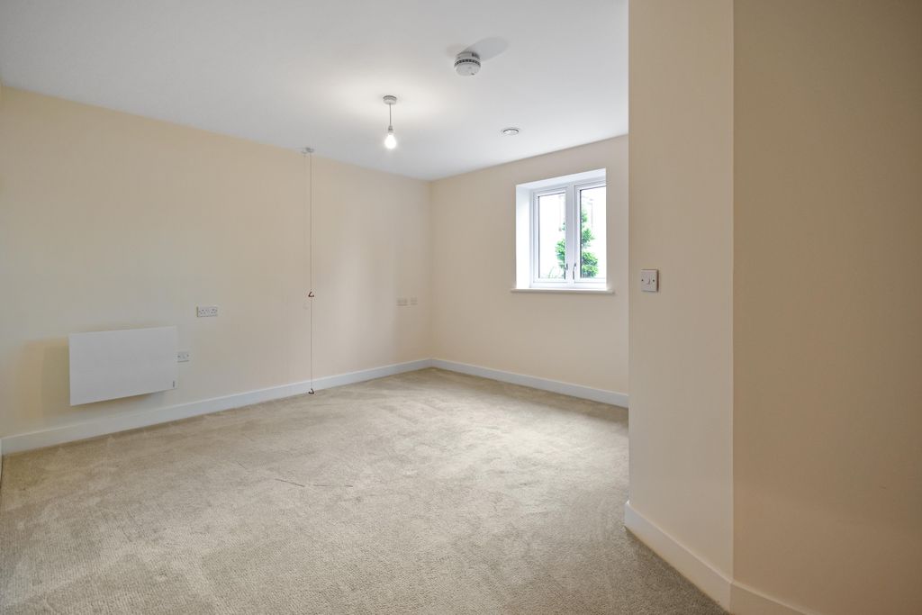 Property photo 3 of 8