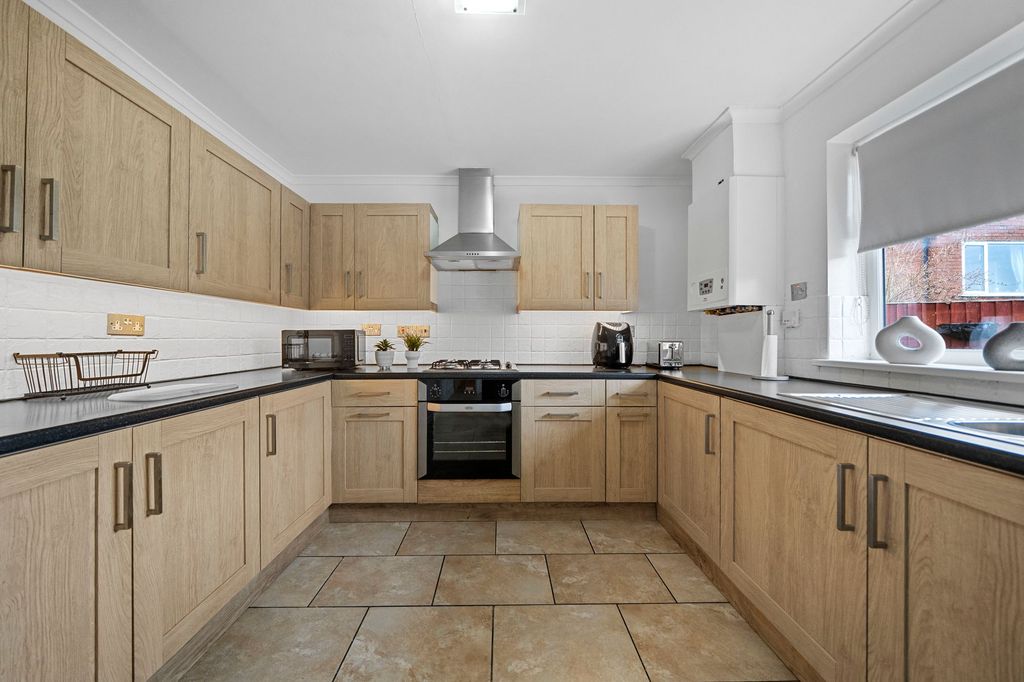 Property photo 3 of 25