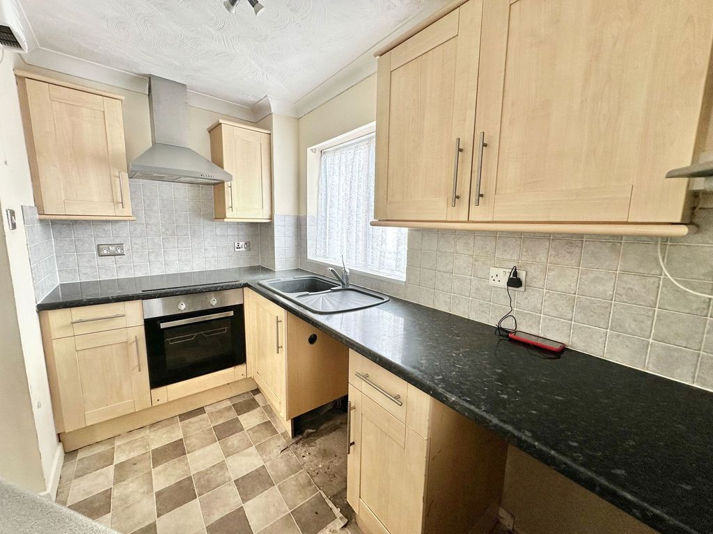 Property photo 3 of 14