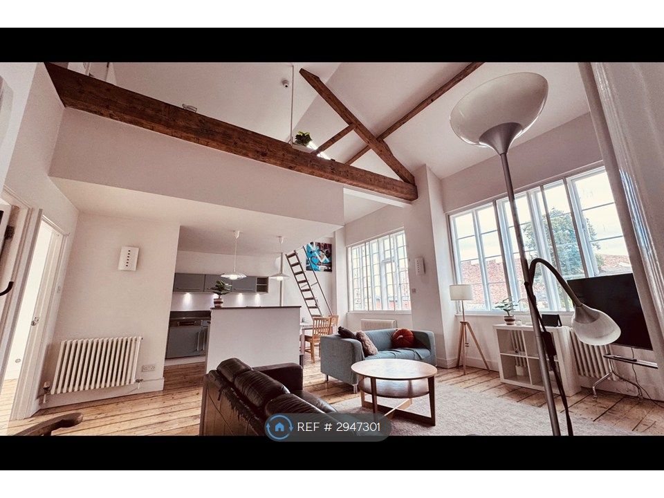 Property photo 2 of 35