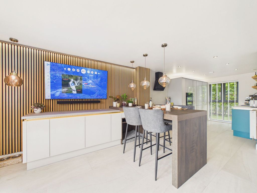Property photo 2 of 19 Dining Kitchen/Family Room